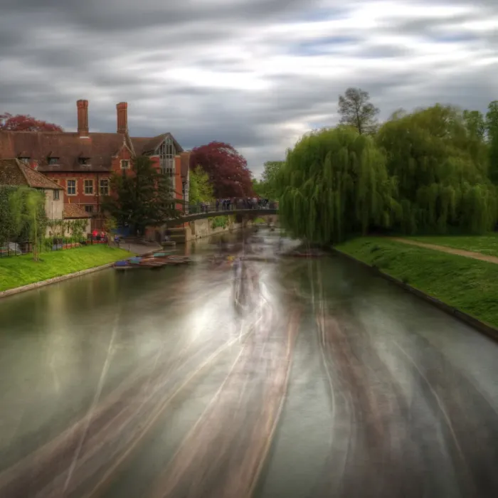 Framed Print : Cam river punting blur and university view