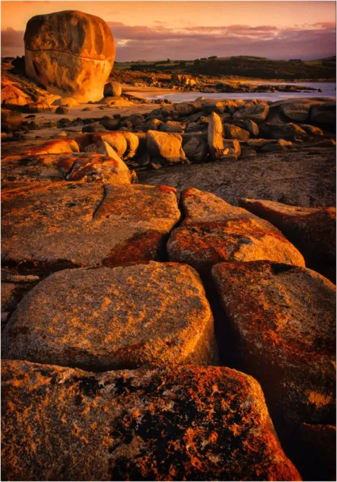 Framed Print : Castle rock and Marshall bay, Flinders Island, Bass Strait, Tasmania, Australia