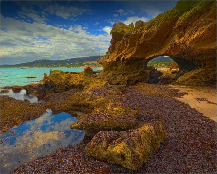 Framed Print : Cave beach, a remote and unusual part of the Western coastline of flinders Island, Bass Strait, Tasmania