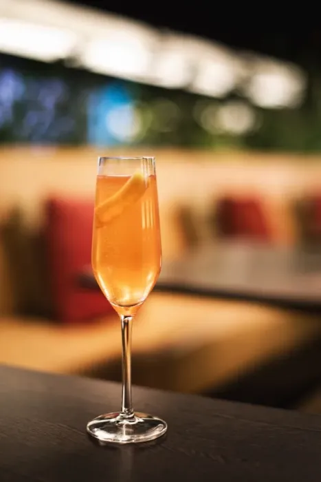 Framed Print : champagne cocktail