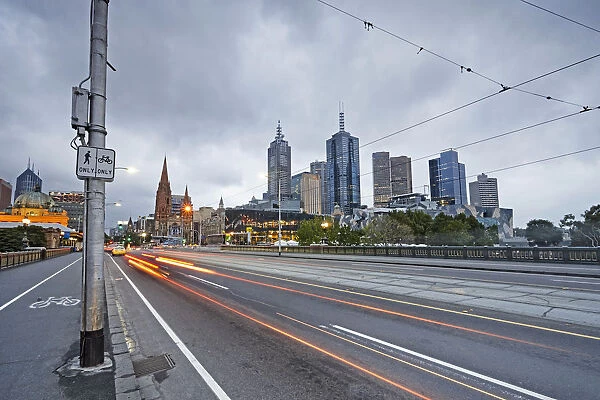 Cityscape of Melbourne city centre at dusk