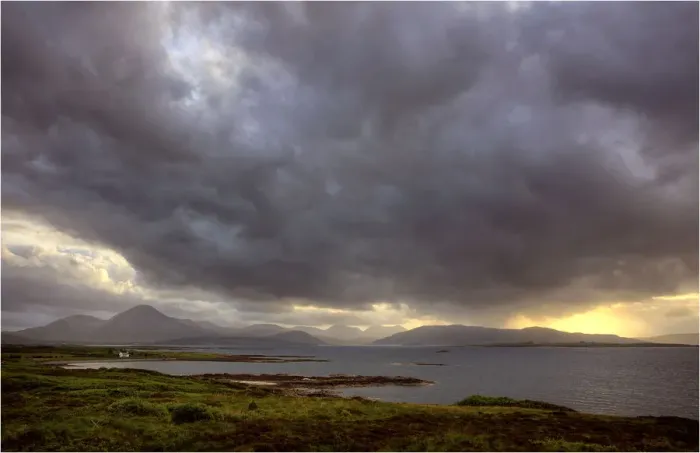 Framed Print : Cloudscape on the Isle of Skye, Inner Hebrides, Western Scotland Framed Print : Cloudscape on the Isle of Skye, Inner Hebrides, Western Scotland