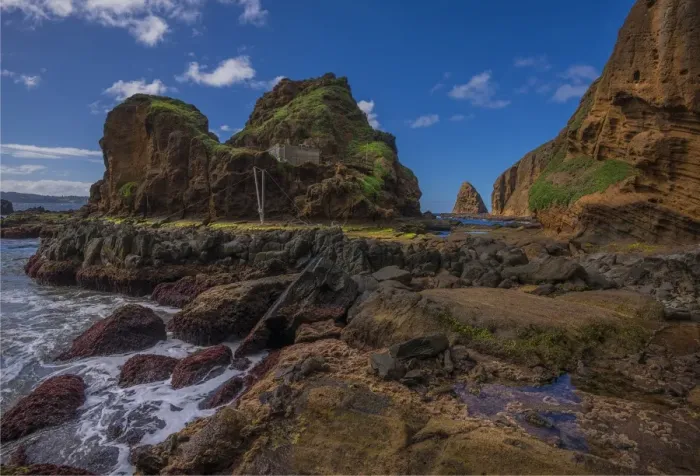Framed Print : Coastal cliffs on Phillip Island Framed Print : Coastal cliffs on Phillip Island