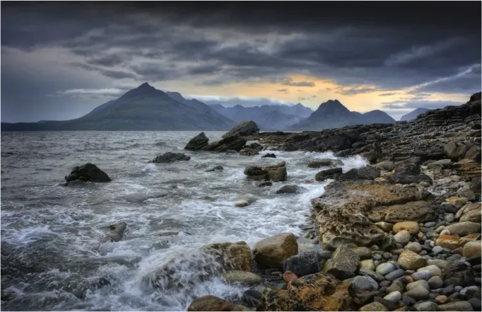 Framed Print : The coastline of Elgol on the Isle of Skye, Inner Hebrides, Western Scotland Framed Print : The coastline of Elgol on the Isle of Skye, Inner Hebrides, Western Scotland