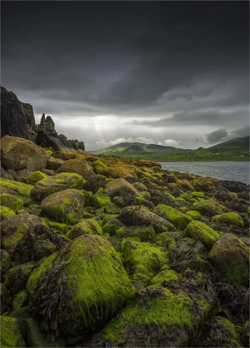 Framed Print : Coastline of the Isle of Skye, Scotland, United Kingdom Framed Print : Coastline of the Isle of Skye, Scotland, United Kingdom