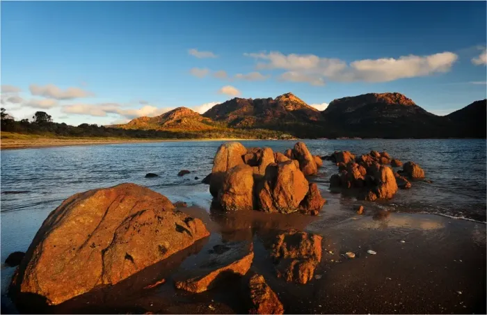 Framed Print : Coles Bay in Freycinet National Park, East coast of Tasmania Framed Print : Coles Bay in Freycinet National Park, East coast of Tasmania