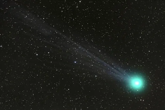 Framed Print : Comet Lovejoy with tail