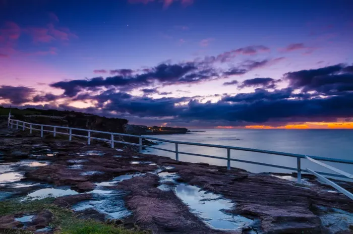 Framed Print : Coogee Beach, Sydney, NSW at sunrise (blue hour) Framed Print : Coogee Beach, Sydney, NSW at sunrise (blue hour)