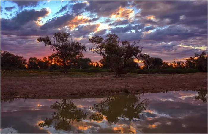 Framed Print : The Cooper Creek in flood during the winter months, in the remote outback near Innamincka, South Australia