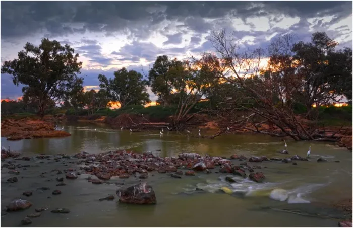 Framed Print : The Cooper Creek in flood during the winter months, in the remote outback near Innamincka, South Australia