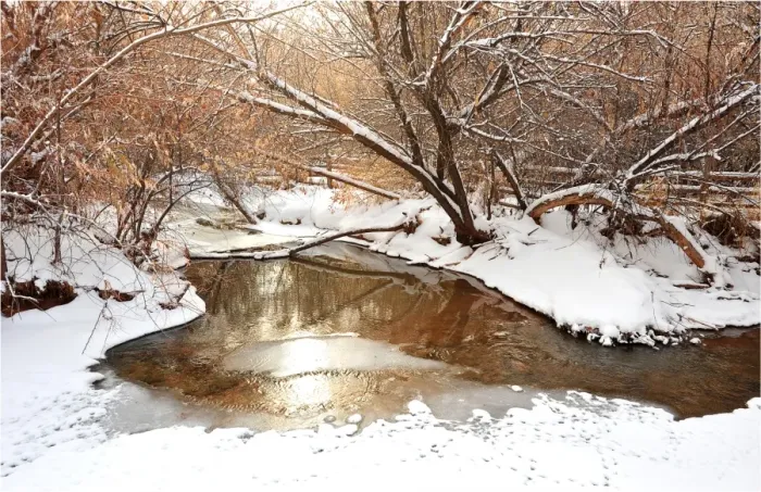Framed Print : Mill creek in Moab, with a winter fall of snow, Utah, United States