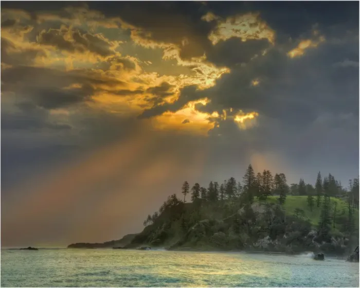 Framed Print : Crepuscular beams near dusk at Sydney bay, Norfolk Island Framed Print : Crepuscular beams near dusk at Sydney bay, Norfolk Island