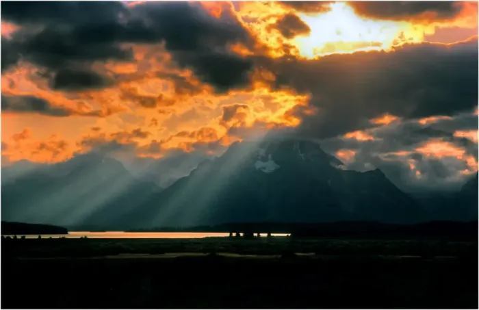 Framed Print : Crepuscular rays over the Grand Teton mountains, Wyoming Framed Print : Crepuscular rays over the Grand Teton mountains, Wyoming