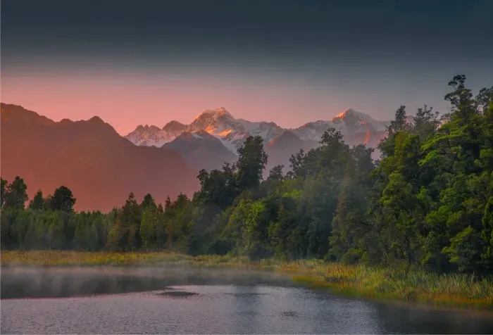 Framed Print : Dawn at lake Matheson, south island, New Zealand Framed Print : Dawn at lake Matheson, south island, New Zealand