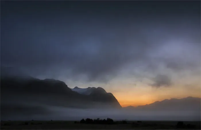 Framed Print : Dawn mist rising from the Eglinton Valley, south island, New Zealand
