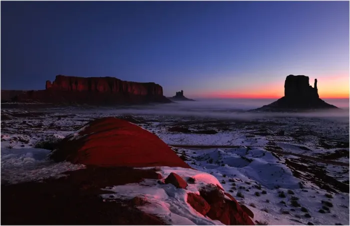 Framed Print : Dawn at Monument Valley, Arizona, United States of America Framed Print : Dawn at Monument Valley, Arizona, United States of America