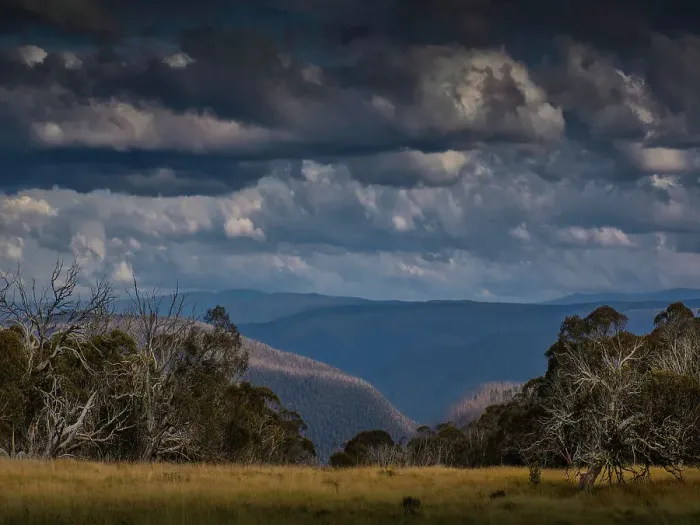 Framed Print : Dinner Plains scenic viewpoint of the mountains, Alpine Victoria, Australia