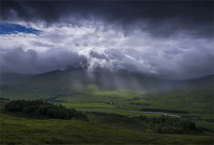Framed Print : Dramatic light in the highlands Framed Print : Dramatic light in the highlands