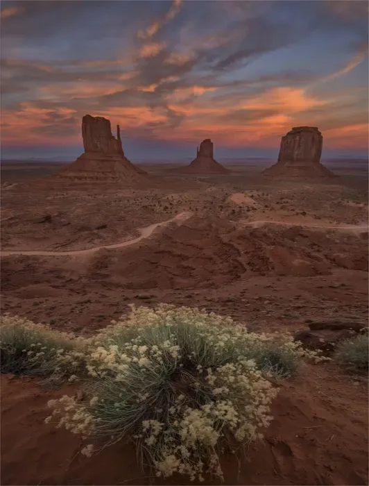Framed Print : Dusk at Monument Valley, Arizona Framed Print : Dusk at Monument Valley, Arizona