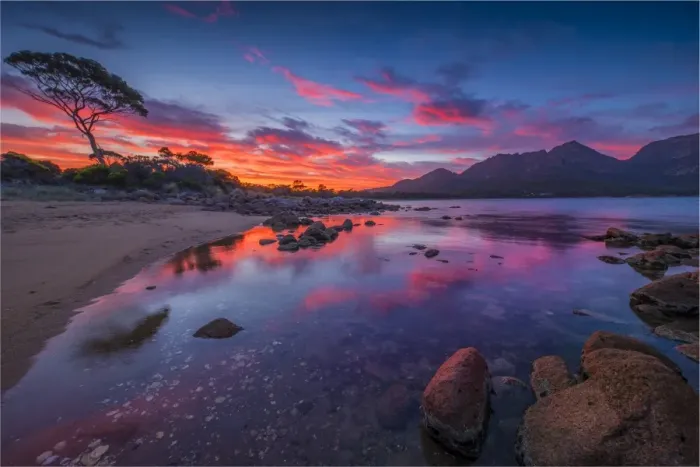 Framed Print : Early morning light in Coles Bay, Freycinet National Park, east coastline of Tasmania