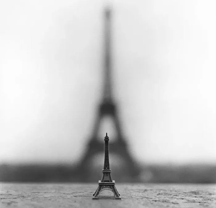 Framed Print : Eiffel Tower, big and small Framed Print : Eiffel Tower, big and small