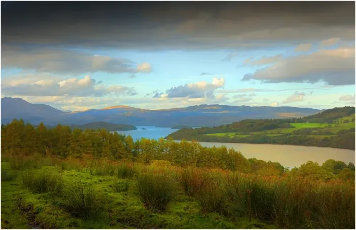 Framed Print : An elevated view to Loch Lomond in the Trossachs, Scotland
