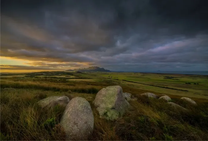 Framed Print : The first light of dawn appears over the Strzelecki Range from Wireless hill, Flinders Island, Bass Strait, Tasmania