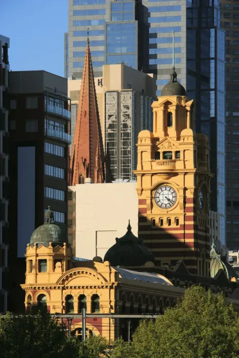 Framed Print : Flinders Street Station, Melbourne Framed Print : Flinders Street Station, Melbourne