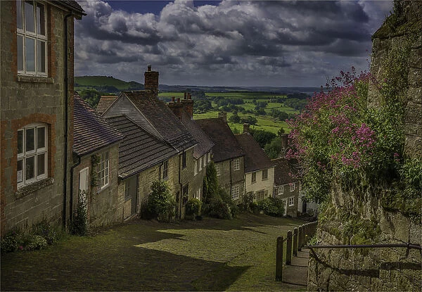 Gold hill, a famous cobbled street in Shaftsbury, Dorset, England, United Kingdom