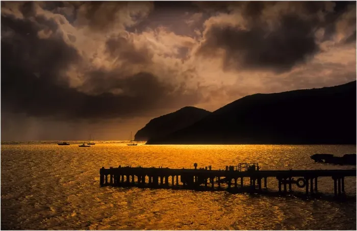 Framed Print : Golden light across the lagoon on Lord Howe Island