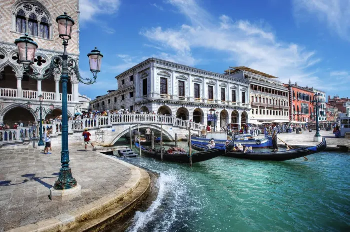 Framed Print : Gondolas Along Riva Degli Schiavoni, Venice, Italy