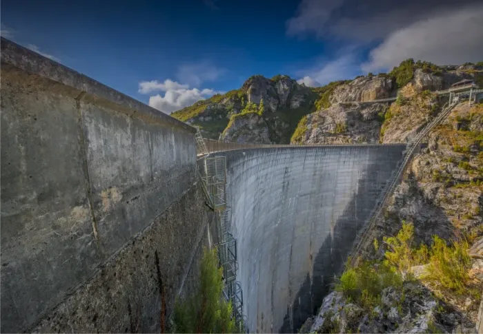 Framed Print : Gordon River Dam, the highest built concrete dam in Australia, situated in south west Tasmania