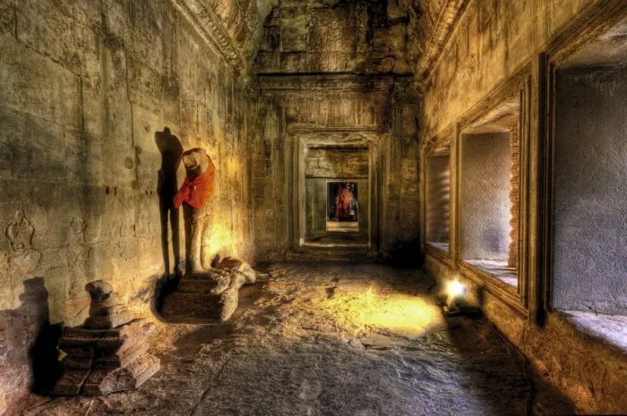 Framed Print : Headless Buddha Statue in Angkor Wat Temple, Siem Reap, Cambodia