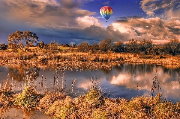 Hot Air balloon over Barossa Valley Lake
