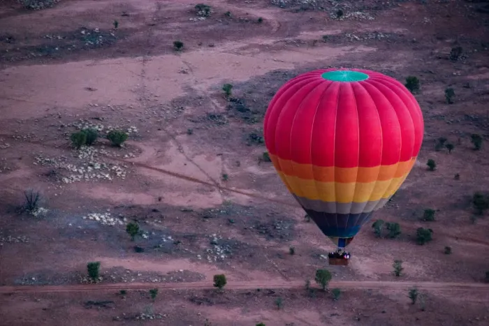 Framed Print : Hot air ballooning over the desert Framed Print : Hot air ballooning over the desert