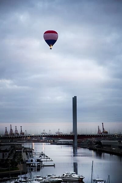 Hot air ballooning over the Yarra River Melbourne