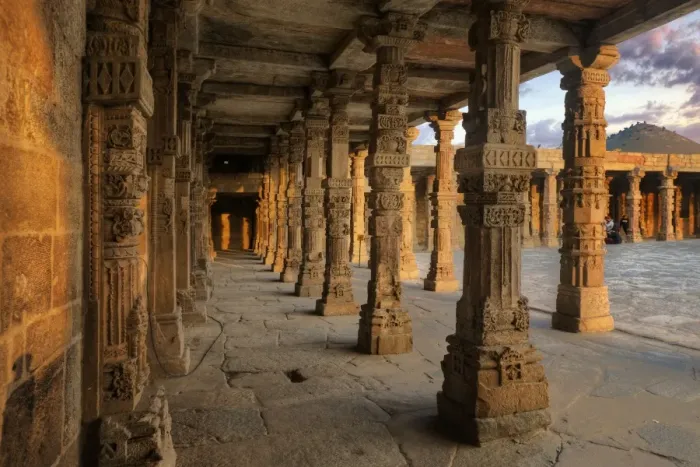 Framed Print : Intricate Stone Carvings on the Cloister Columns at Quwwat ul-Islam Mosque, Qutb complex, Delhi, India