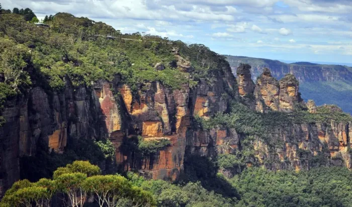 Framed Print : Katoomba. One of iconic scenic attractions at katoomba Framed Print : Katoomba. One of iconic scenic attractions at katoomba