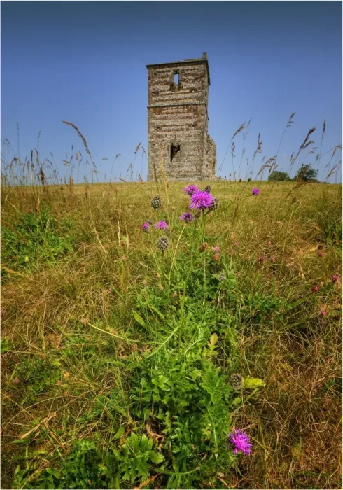 Framed Print : Knowlton historic church and neolithic henge mound, Dorset, England