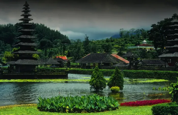 Framed Print : Lake Bratan, in the mountainous region on the island of Bali, Indonesia Framed Print : Lake Bratan, in the mountainous region on the island of Bali, Indonesia