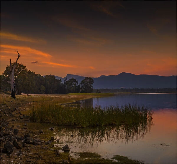 Lake Fyans dawn light, Grampians, Western Victoria, Australia