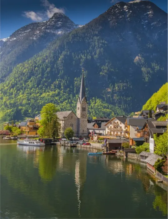 Framed Print : Lake Hallstatt and views of the beautiful historic village, in the mountainous region of Salzkammergut, Austria