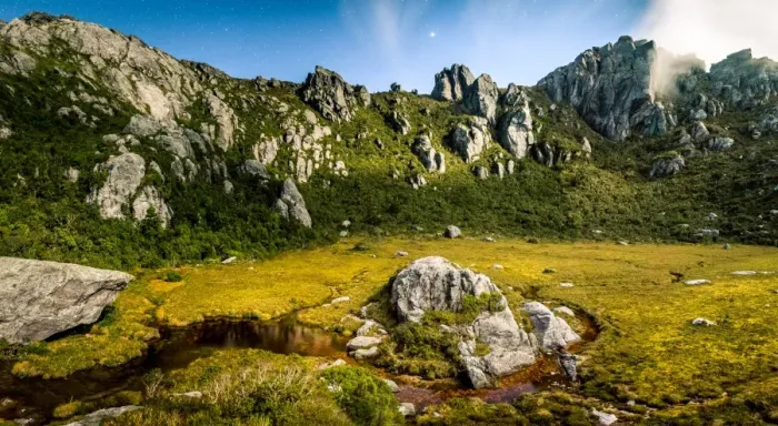 Framed Print : Lake Oberon Basin with mt Oberon to the left and mt Sirius to the left