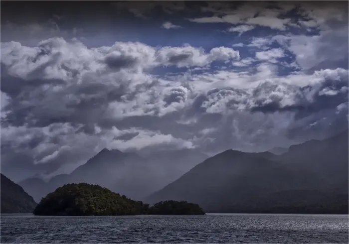 Framed Print : Lake Te-Anau, south island, New Zealand Framed Print : Lake Te-Anau, south island, New Zealand