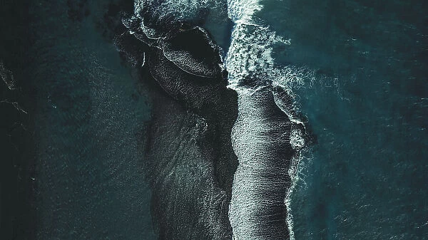 Looking down on crashing ocean waves, Esperance, Australia