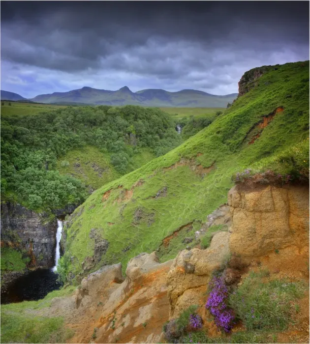 Framed Print : Mealt falls, Isle of Skye, inner Hebrides, Scotland Framed Print : Mealt falls, Isle of Skye, inner Hebrides, Scotland