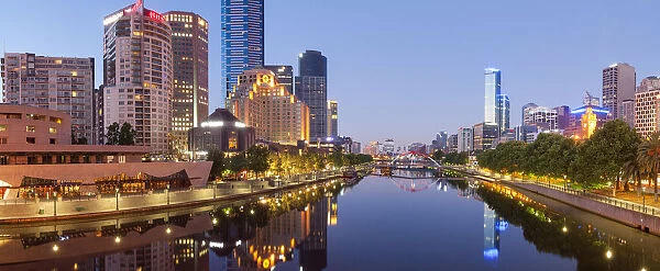 Melbourne City at dawn along the Yarra River