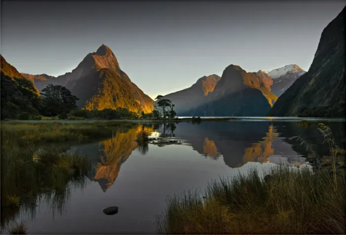Framed Print : Milford Sound, South Island, New Zealand Framed Print : Milford Sound, South Island, New Zealand