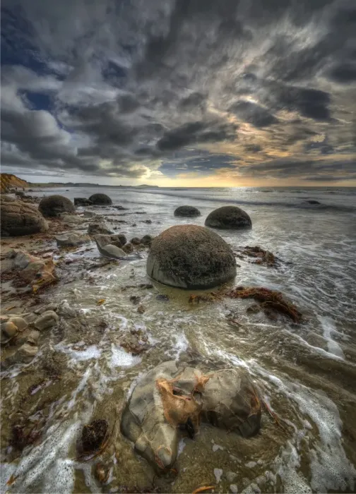 Framed Print : Moeraki Beach, South Island, New Zealand