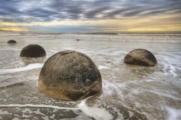 Framed Print : Moeraki Boulders